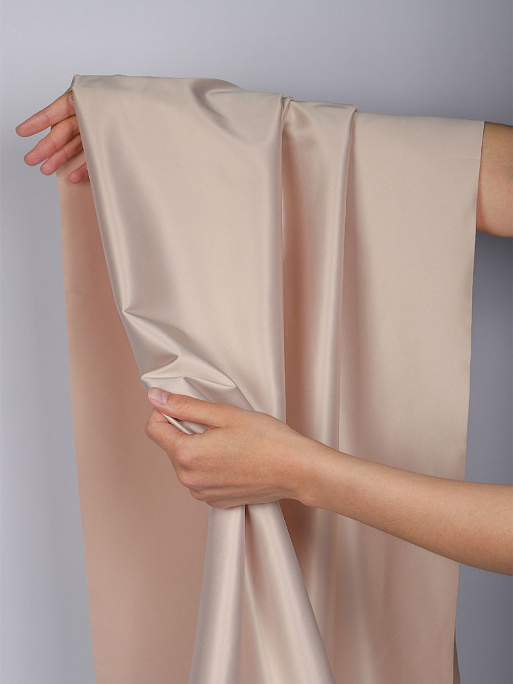 Атлас стрейч для нижнего белья 107 г/м², 125 см / 25 метров, 0180 цв.168 серебристый пион