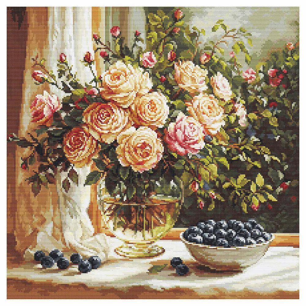 Набор для вышивания нитками Luca-S B719, Ваза с розами и черникой, 35х35см