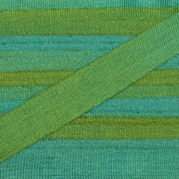 Лента (тесьма) шелковая 7.0 мм / 9.1±0.5 метров, M109 ментол/зеленый, Gamma SRM-7