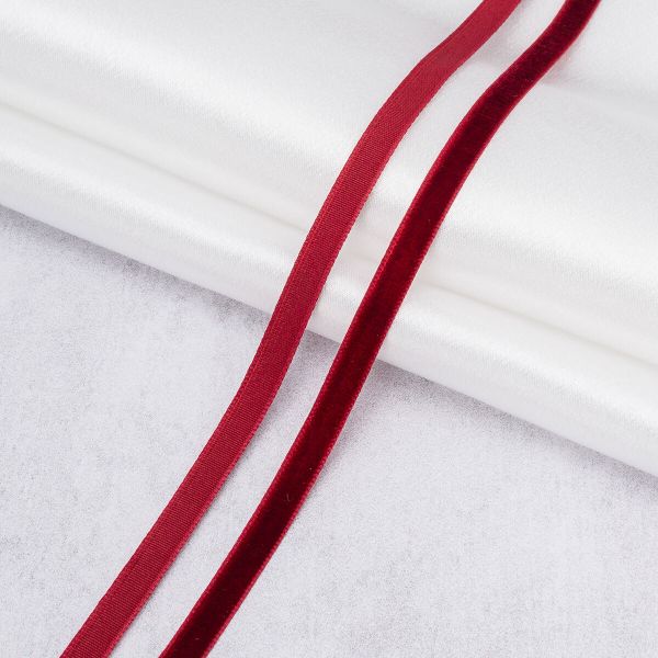 Лента бархатная (тесьма) 06.0 мм / 32.9 метра, 85 темно-красный, 0081-0701