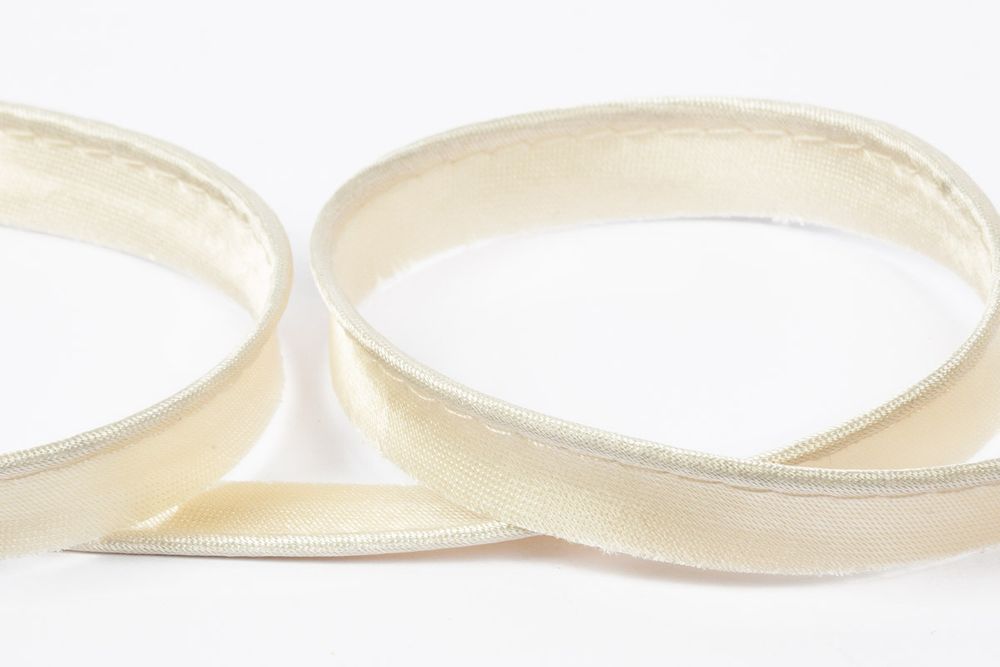 Кант атласный 10 мм / 65±2.5 метров, 002 бежевый, Gamma GA-10P