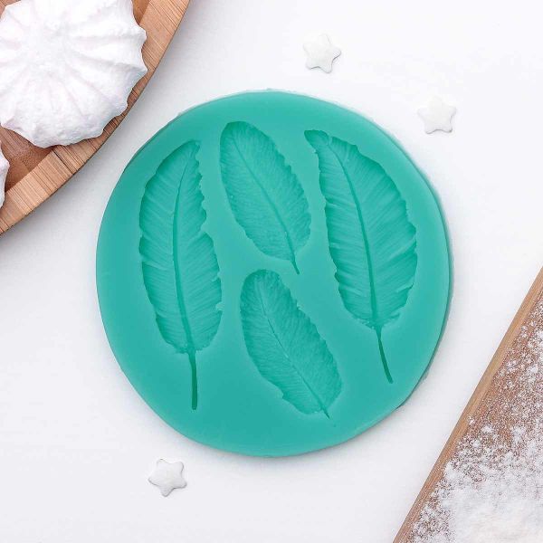 Молд 9х8,6х0,8 см, Перышко цвет микс