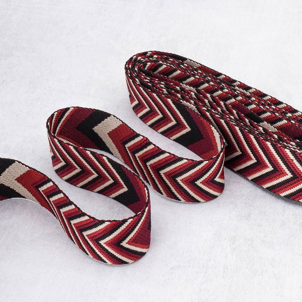 Стропа (ременная лента) 38 мм / 3 метра, [40 г/пог.м], с принтом 2-сторонняя, D160 красный/бордовый/бежевый, 3Al354