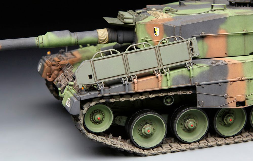 Модель сборная: танк, LEOPARD 2 A4 1/35, Meng TS-016