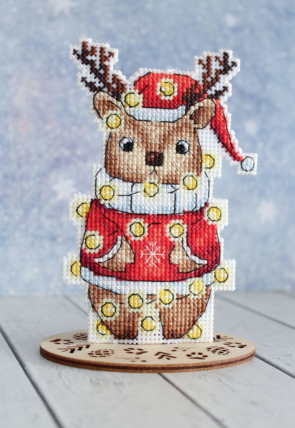 Набор для вышивания нитками МП Студия (Жар-птица), Новогодний олень 12х8 см