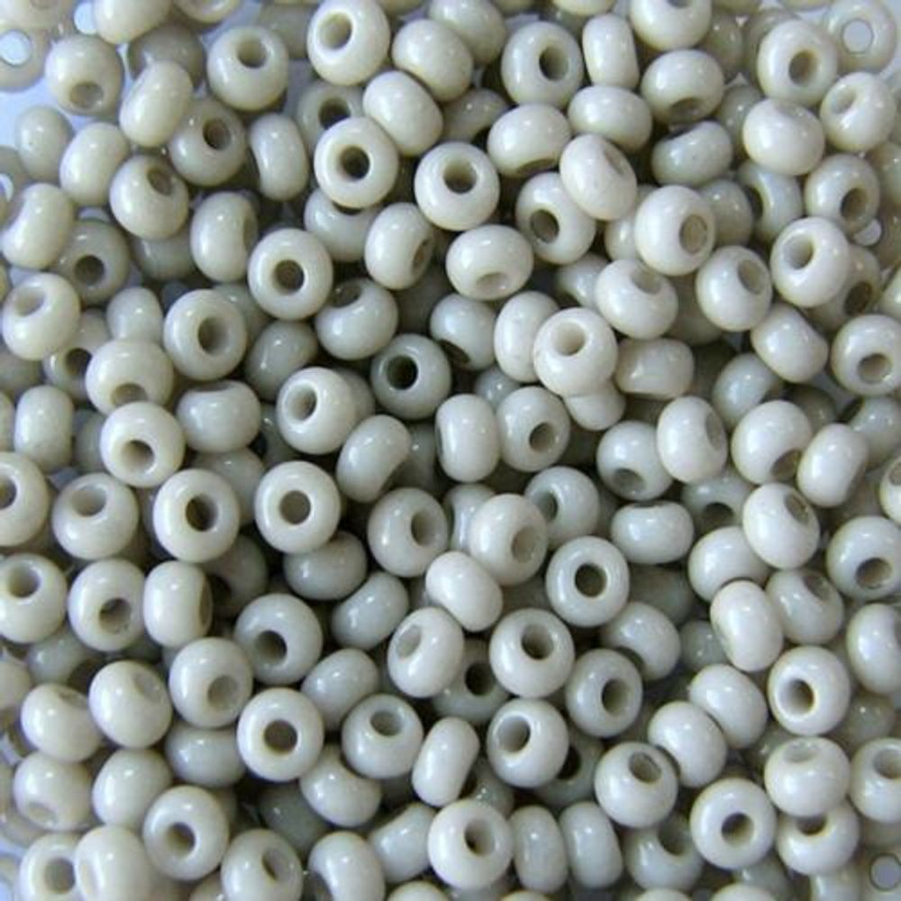 Бисер Preciosa мелованный 10/0 (03241) круг. отв, 50гр