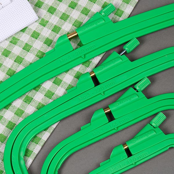 Пяльцы-рамка пластиковые 250х280 мм, Nurge NUR.170-14.5 цв.зеленый