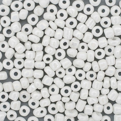 Бисер Astra&Craft 6/0 (4.1 мм), 150 г (10х15 г), цв. 121 белы