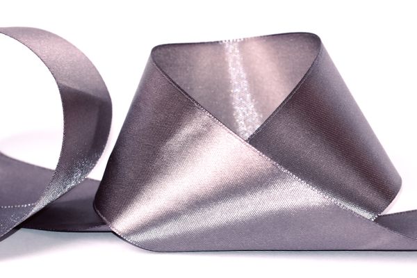 Лента атласная 1-сторонняя 50.0 мм / 33±2 метра, №054 т.серый, в термоплёнке, Gamma