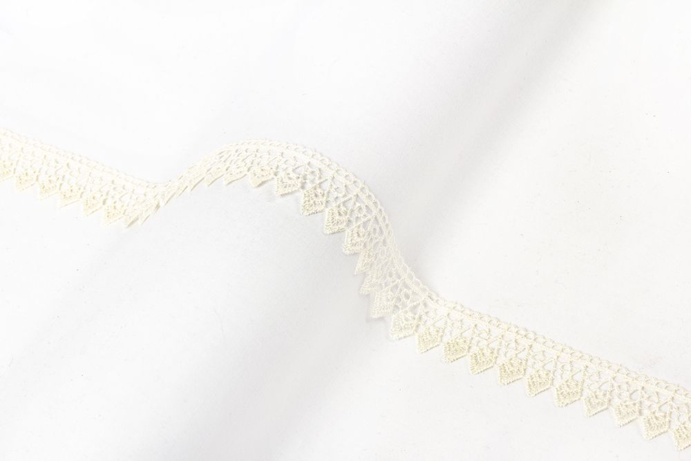 Кружево гипюр (плетёное) 32 мм / 8.8 м, кремовый, Gamma GGM-3201
