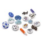 Украшения декоративные пуговицы в контейнере для мальчика, 94 шт