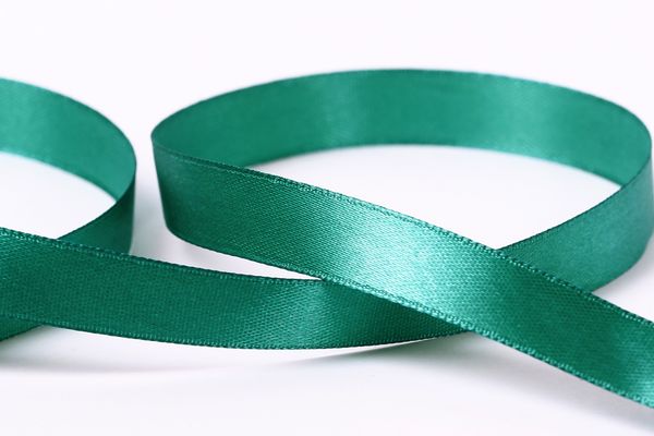Лента атласная 1-сторонняя 12.0 мм / 33±2 метра, 016 изумруд, Gamma