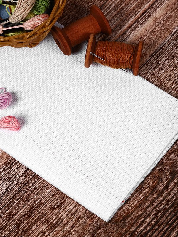 Канва Zweigart Aida 14 ct, (10 см х 55 кл), 50х50 см