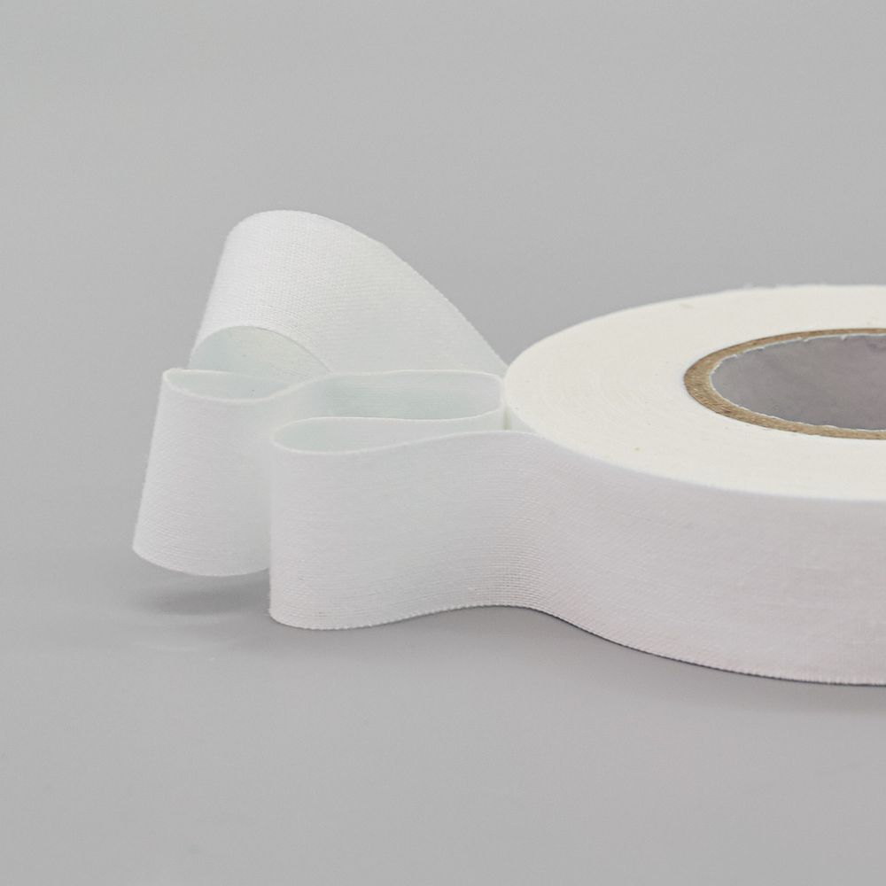 Лента клеевая тканая для кожи и меха 20 мм / 18.28 метров, белый