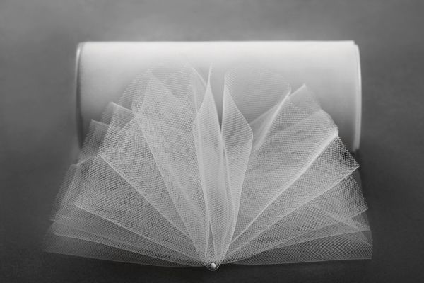 Фатин на шпульке средней жесткости, 100% нейлон, 150 мм, 01 белый, 22,86м, Gamma FTN/R