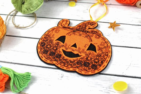 Набор для вышивания нитками МП Студия (Жар-птица), Тыковка с узорами, 10х11 см