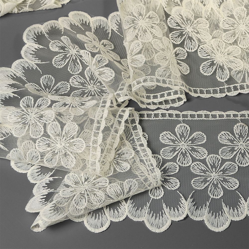 Кружево на сетке широкое диз.BL.40468 130мм цв.W1515 молочный уп.13.71 м, Kruzhevo