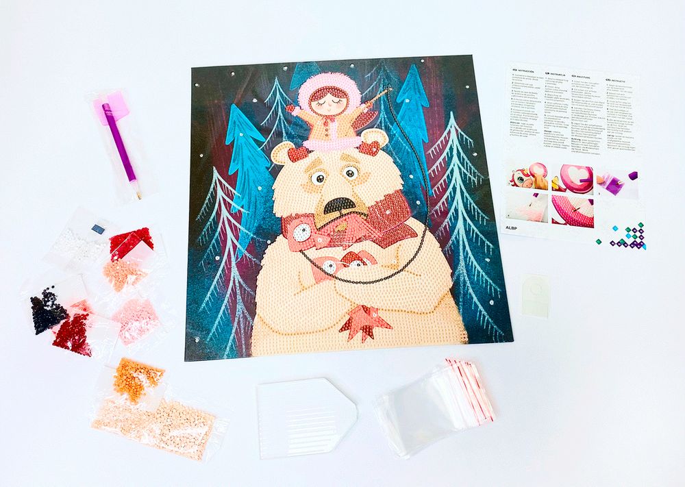 Алмазная (кристальная) мозаика Фрея, Девочка и медведь, 30х30 см