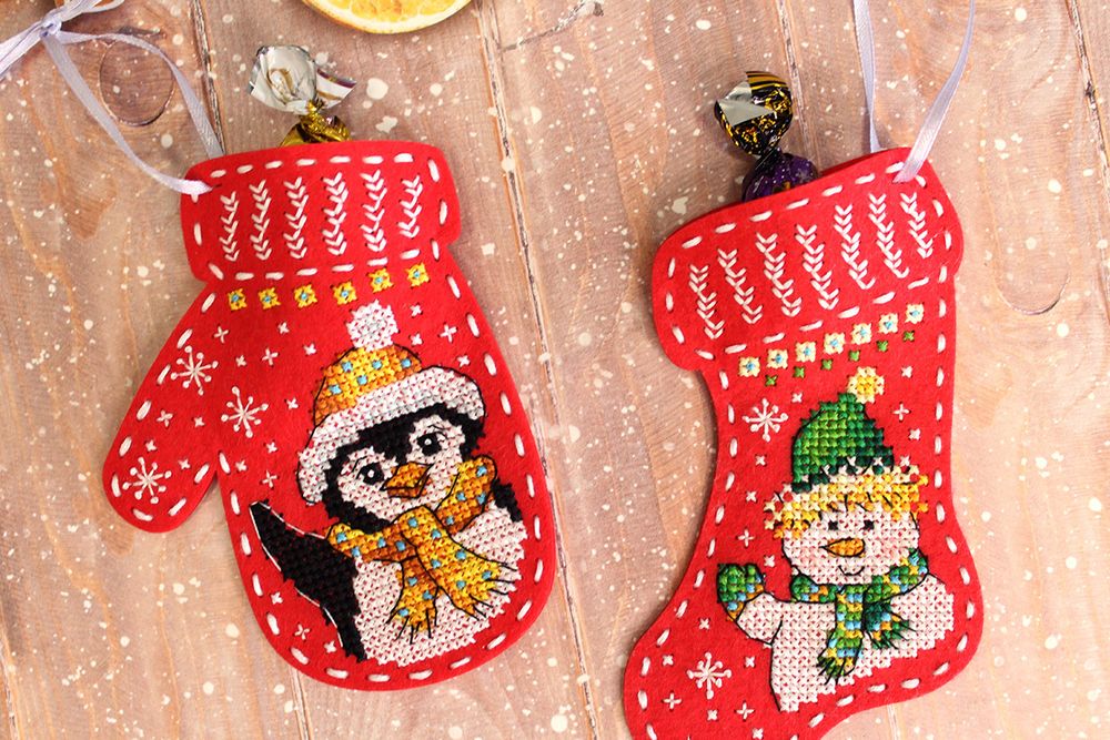 Набор для вышивания нитками МП Студия (Жар-птица), Новогодняя варежка из фетра Пингвинёнок 13х10 см