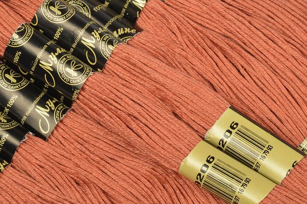 Мулине ПНК им.Кирова цв.9206 кирпичный, 12 мотков по 10 метров