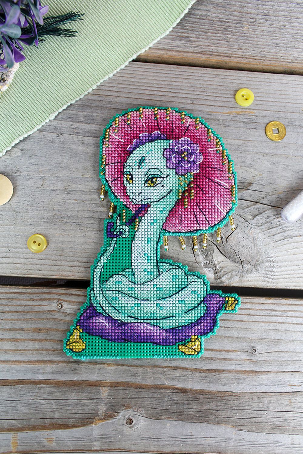 Набор для вышивания нитками МП Студия Р-1143, Нарядная змейка, 15х10 см