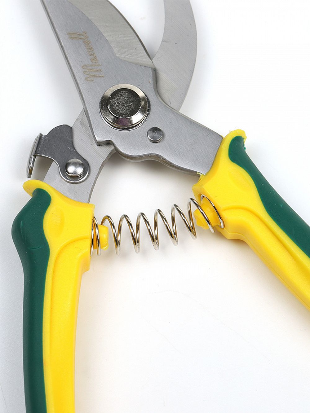 Секатор изогнутое лезвие 60/200 K6212 ручки желто-зеленый пластик, Maxwell Garden