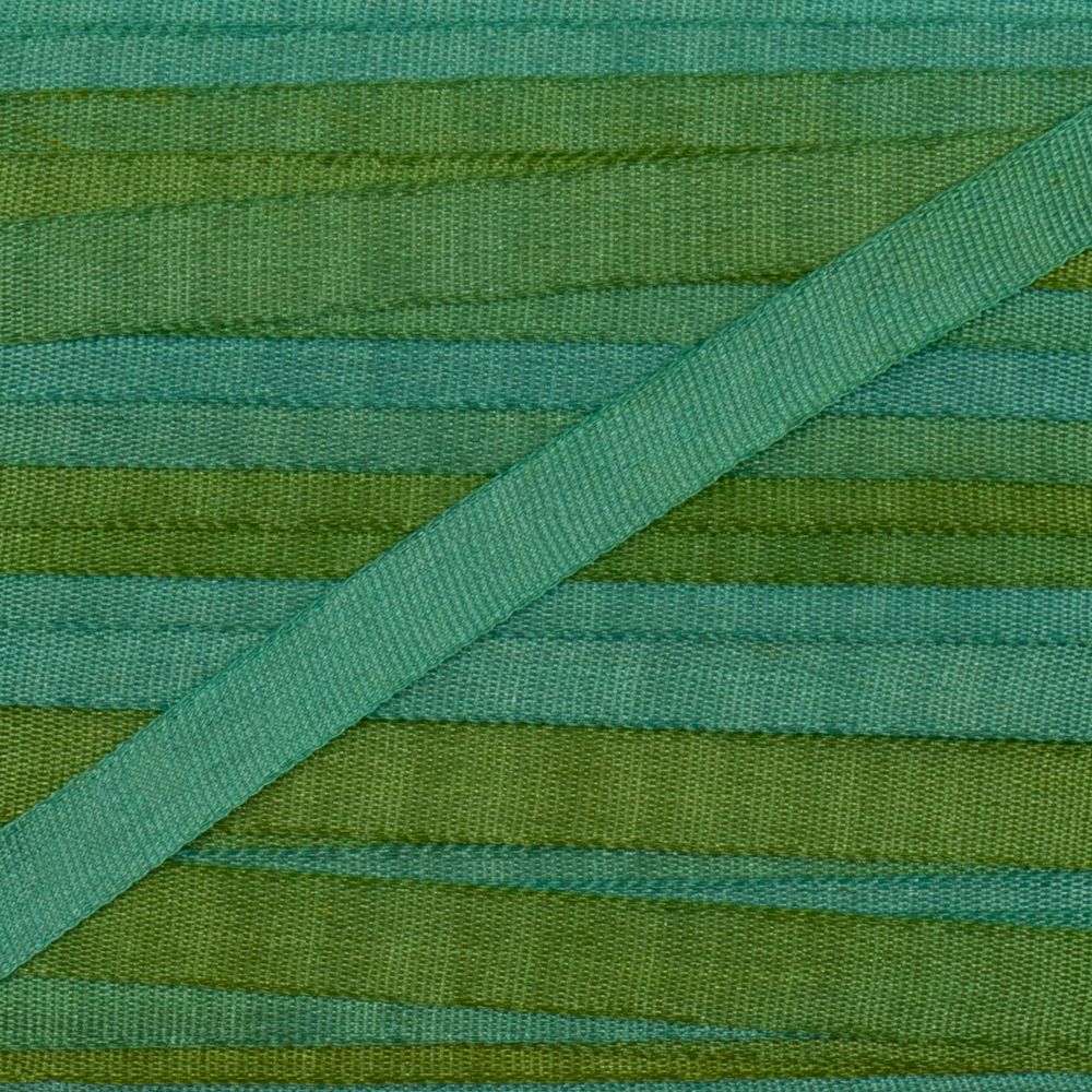 Лента (тесьма) шелковая 4.0 мм / 45.5±0.5 метров, M109 ментол/зеленый, Gamma SRM-4