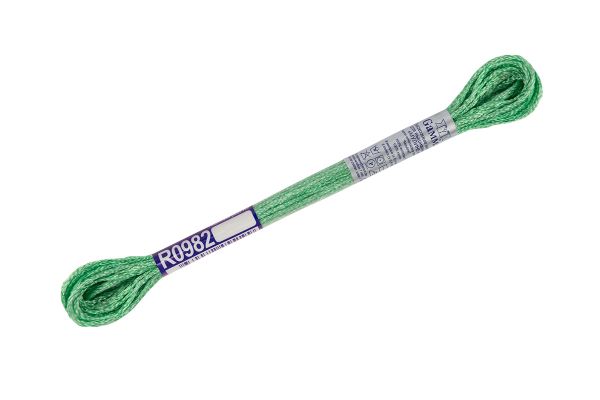 Мулине Gamma вискоза 100%, цв.R0982 салатовый, 12 мотков по 8 метров