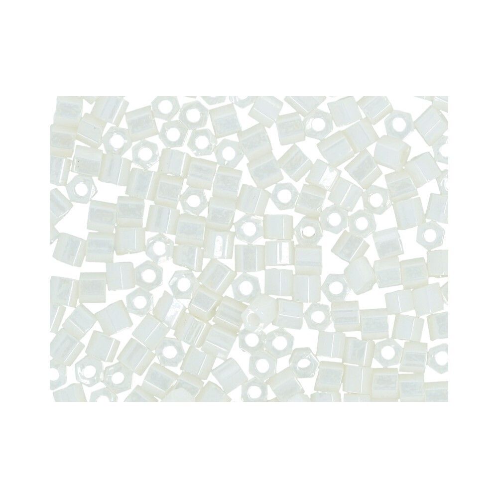 Бисер Toho 11/0 Hexagon 3 (2.2 мм), 25 г (5х5 г), 0122 молочный/перл