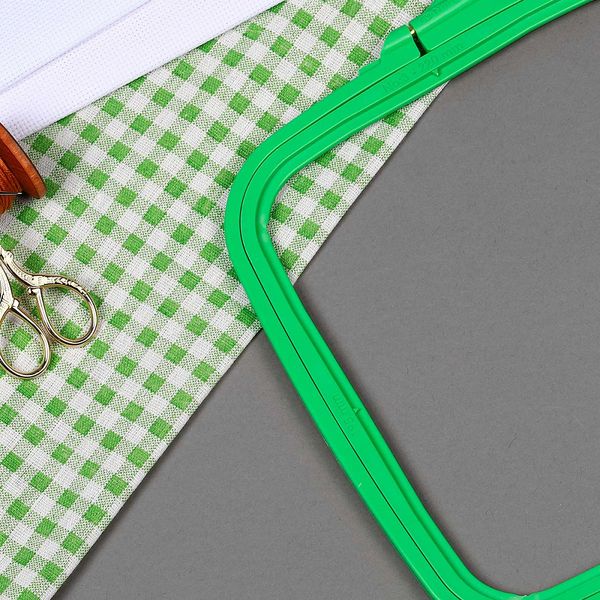 Пяльцы-рамка пластиковые 220х195 мм, Nurge NUR.170-13.5 цв.зеленый