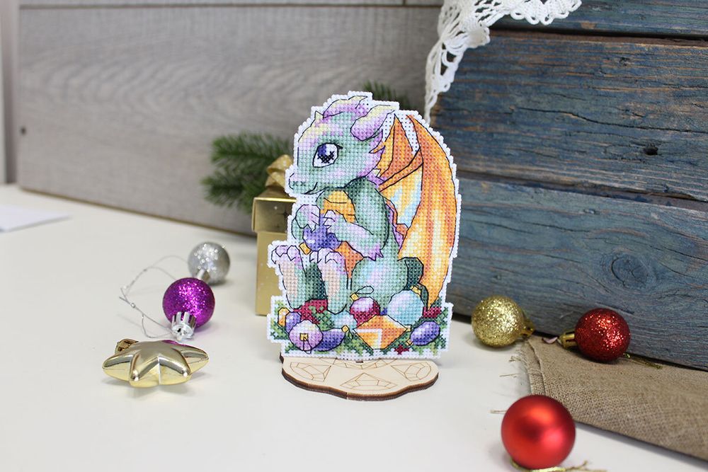 Набор для вышивания нитками МП Студия (Жар-птица), Новогодний дракончик, 13х9 см