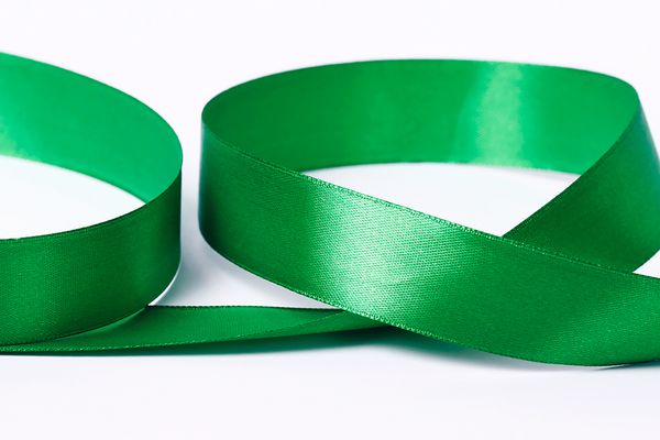 Лента атласная 1-сторонняя 25.0 мм / 33±2 метра, №019 зеленый, в термоплёнке, Gamma