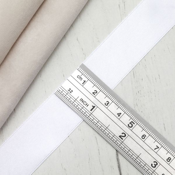 Лента атласная 1-сторонняя 25.0 мм / 22.86±1 метров, 001 белоснежный, Globus