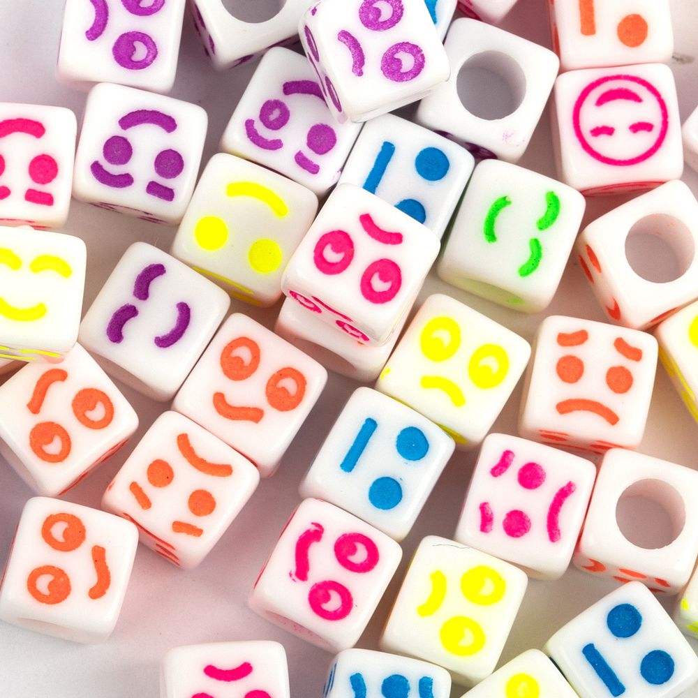 Бусины пластик ⌀6 мм, 500 шт (10х50 шт), №02 смайлики, Hobbius ABFB-01