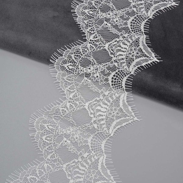 Кружево шантильи (реснички) 90 мм, / 3 метра, белый