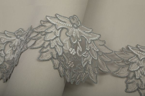 Кружево на сетке широкое 135 мм / 11 м, серый, Gamma GFLM-24134