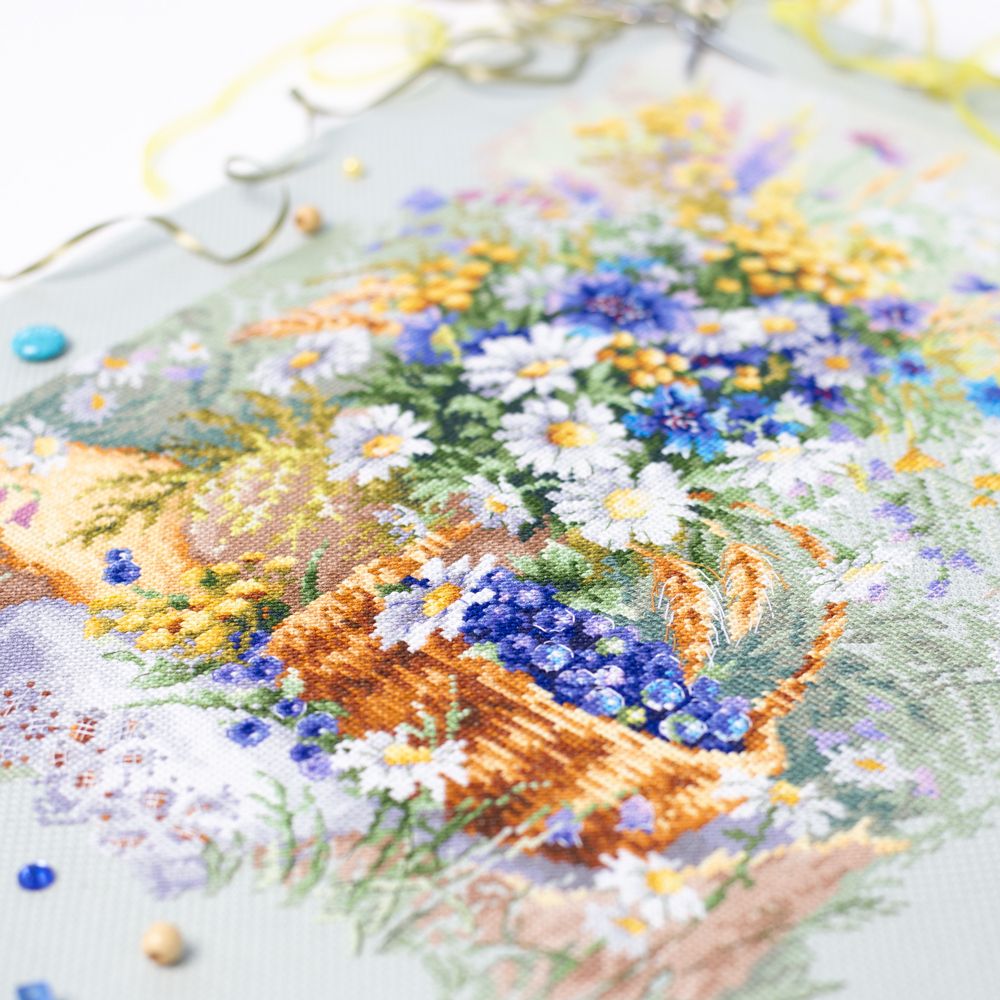 Набор для вышивания нитками Чудесная игла Premium 310-230, Черничное лукошко, 32х40 см