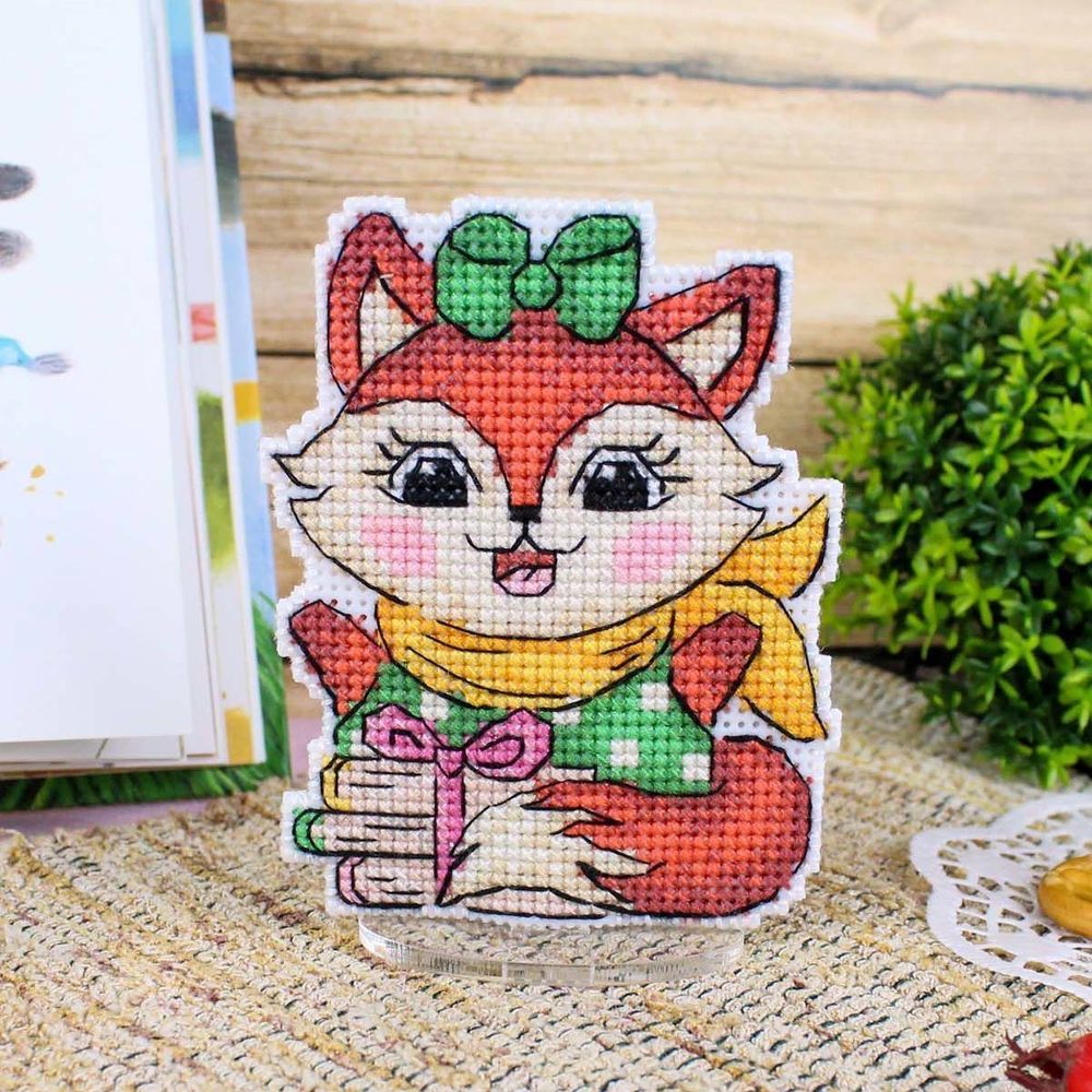 Набор для вышивания нитками МП Студия, на пластиковой канве Весёлая лисичка 9х7см