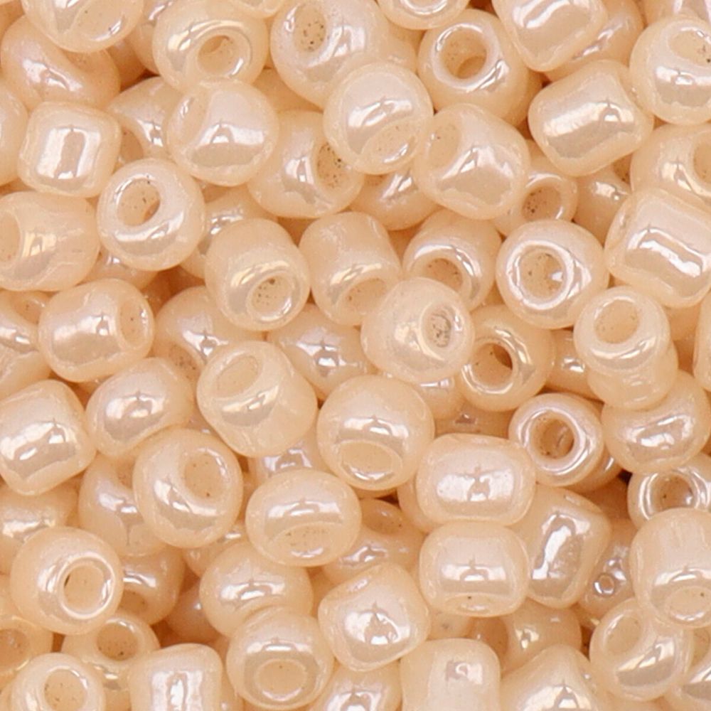 Бисер Astra&Craft 11/0 (2.1 мм), 200 г (10х20 г), цв. 153 экрю/жемчужный