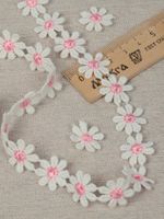 Кружево гипюр (плетёное) ромашка 15 мм / 13.71 метра, TBY.12243/1, цв.белый+розовый, Kruzhevo