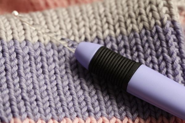 Крючок для вязания с подсветкой пластик ⌀6.0 мм, 15.6 см, оранжевый, Gamma CH-LD