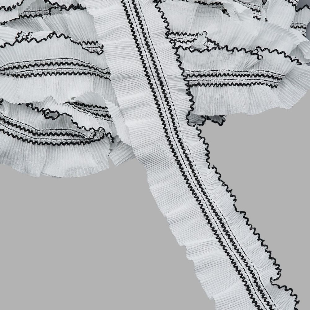 Кружево плиссированное 70 мм, / 45.72 метра, складка плиссе, цвет белый с черной окантовкой