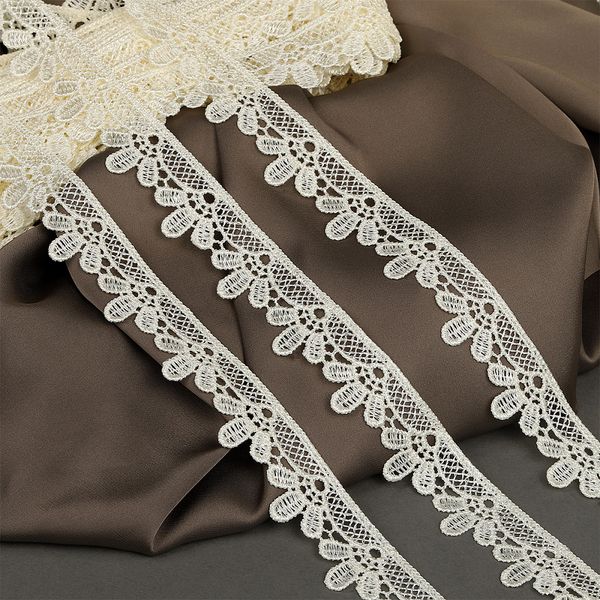 Кружево гипюр (плетёное) 25 мм, диз.2504 цв.F102 молочный уп.13.71м, Kruzhevo