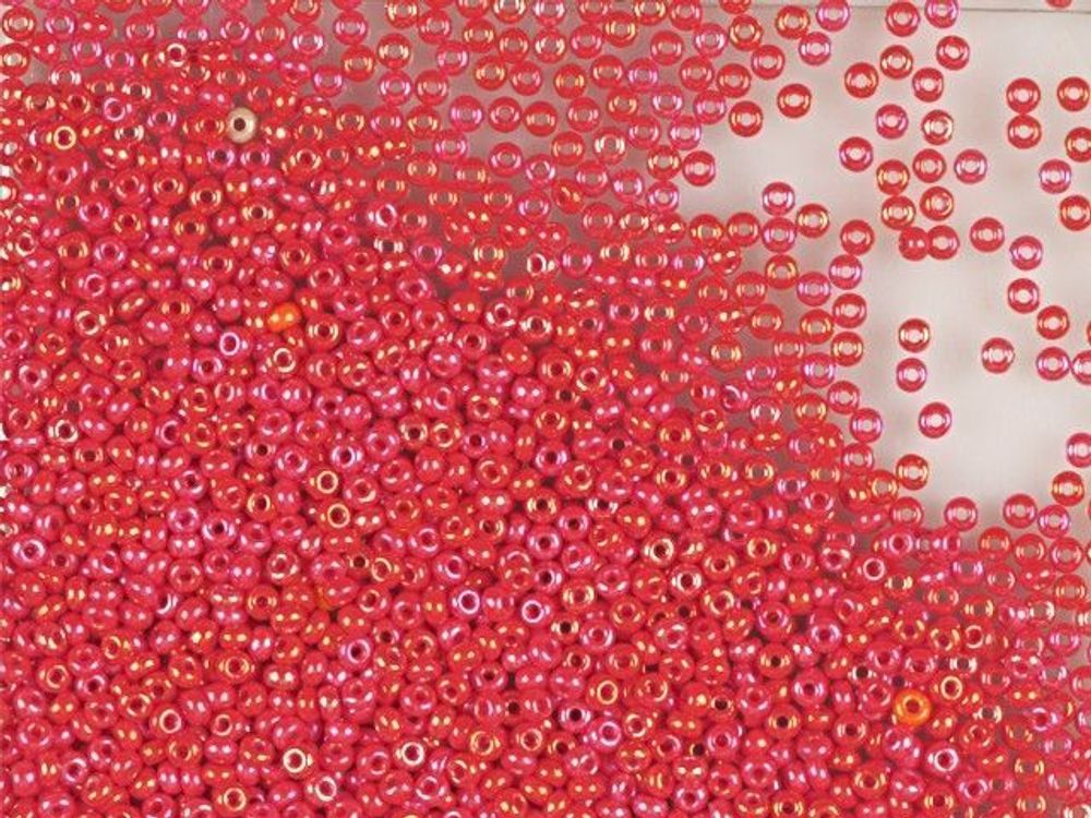 Бисер Preciosa непрозрачный радужный 10/0 (2.3 мм), 1х50г, цв. 94190