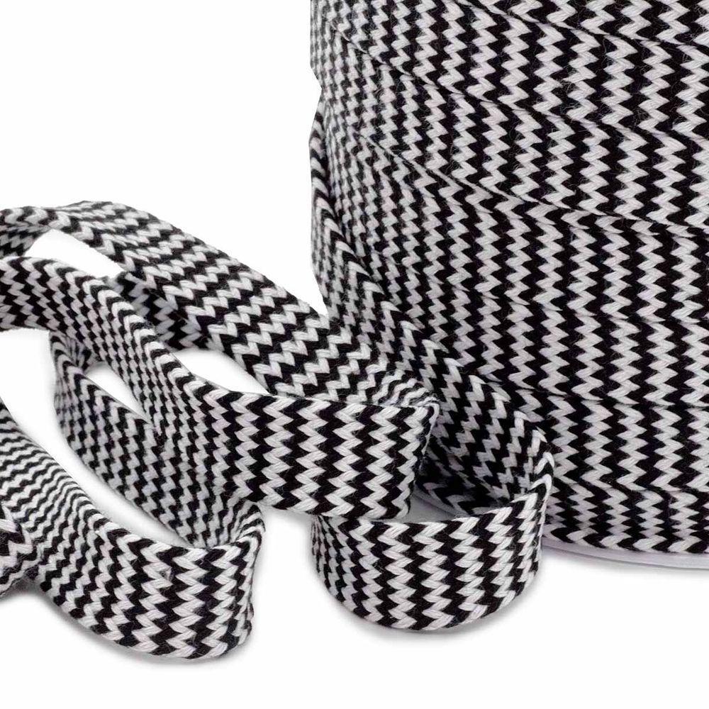 Шнур плоский плетеный х/б ⌀15.0 мм / 75 метров, чер/бел зигзаг, 07-4300/01(02/04)