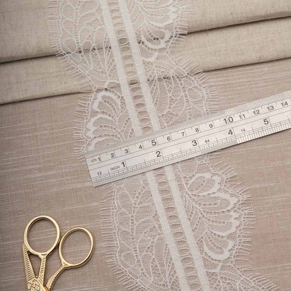 Кружево шантильи (реснички) на сетке 105 мм / 30 метров, белый, 3AR1277