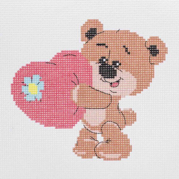 Набор для вышивания нитками Hobby&Pro Kids, Сердечный медвежонок 19х18 см