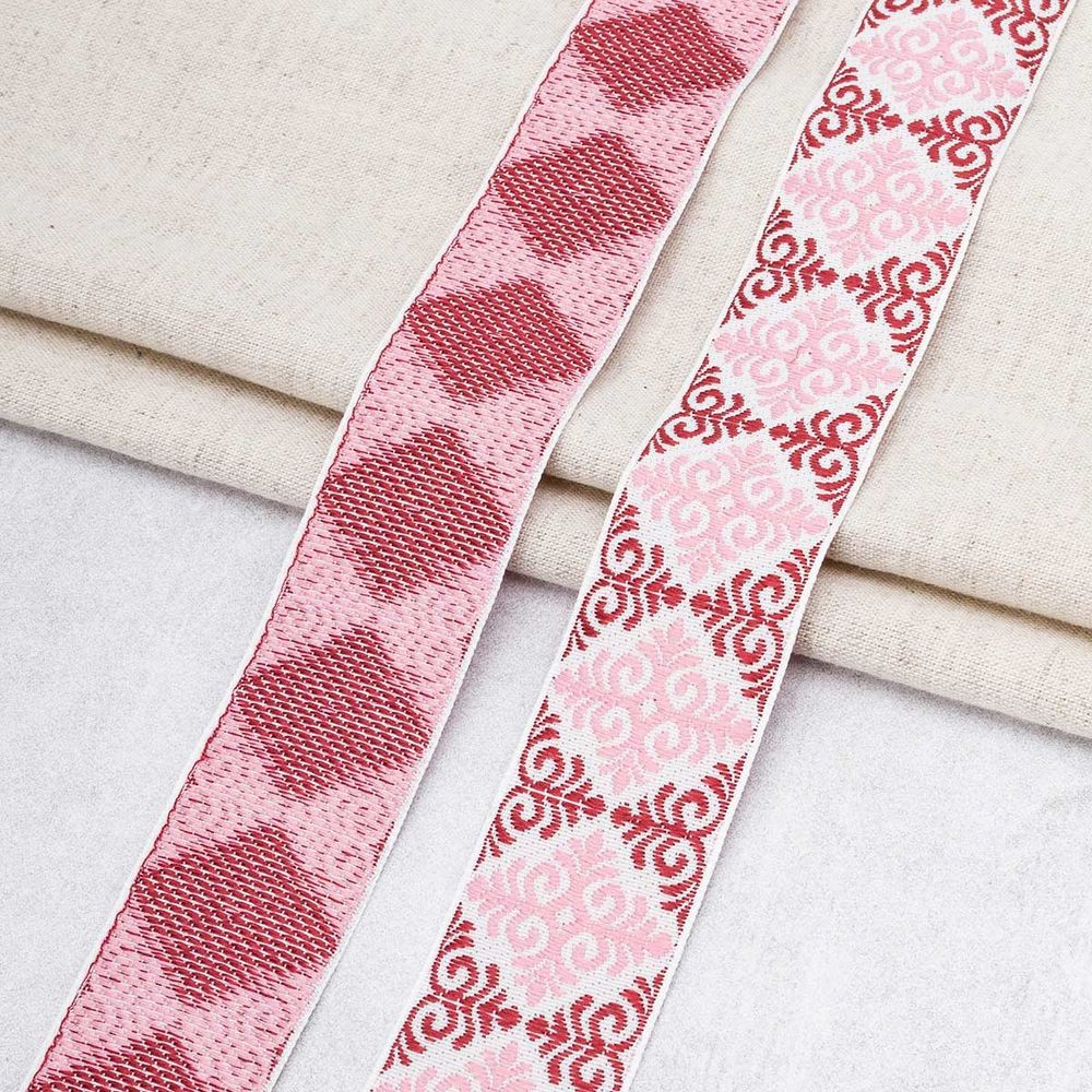 Лента (тесьма) жаккардовая 32.0 мм / 25 метров, Славянский орнамент Оберег, рис. 9788, белый / бордовый / розовый, С3774Г17