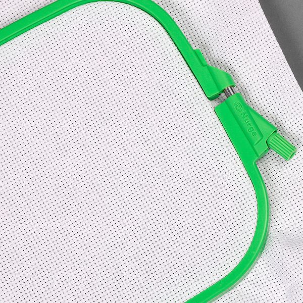 Пяльцы-рамка пластиковые 110х95 мм, Nurge NUR.170-11.5 цв.зеленый