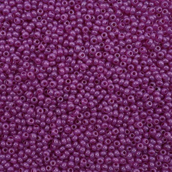 Бисер Preciosa 10/0 (2.3 мм), 500 г, эффект алебастра с блестящим покрытием, круг.отв., (17325) 331-19001-10/0